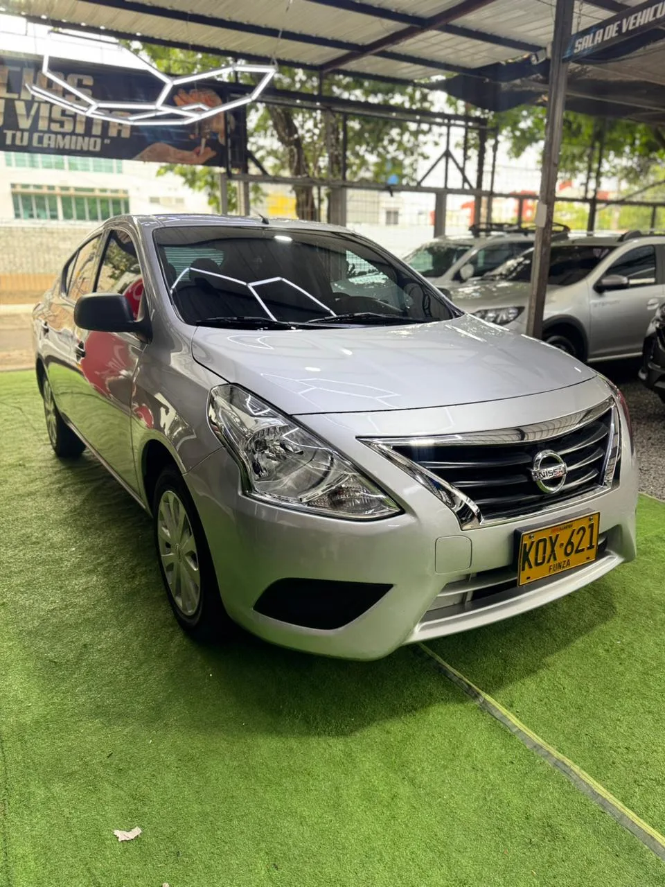 NISSAN VERSA