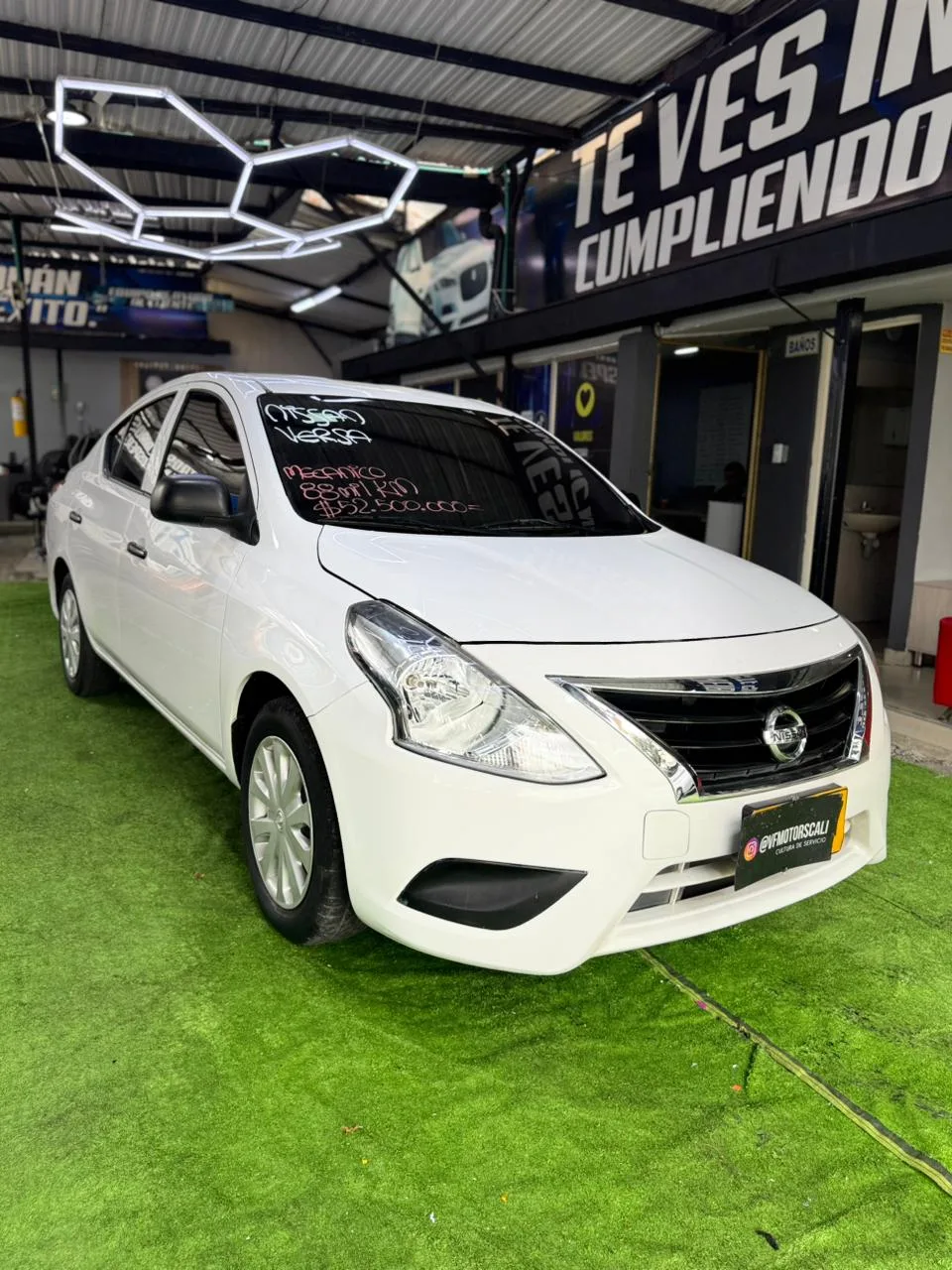 NISSAN VERSA