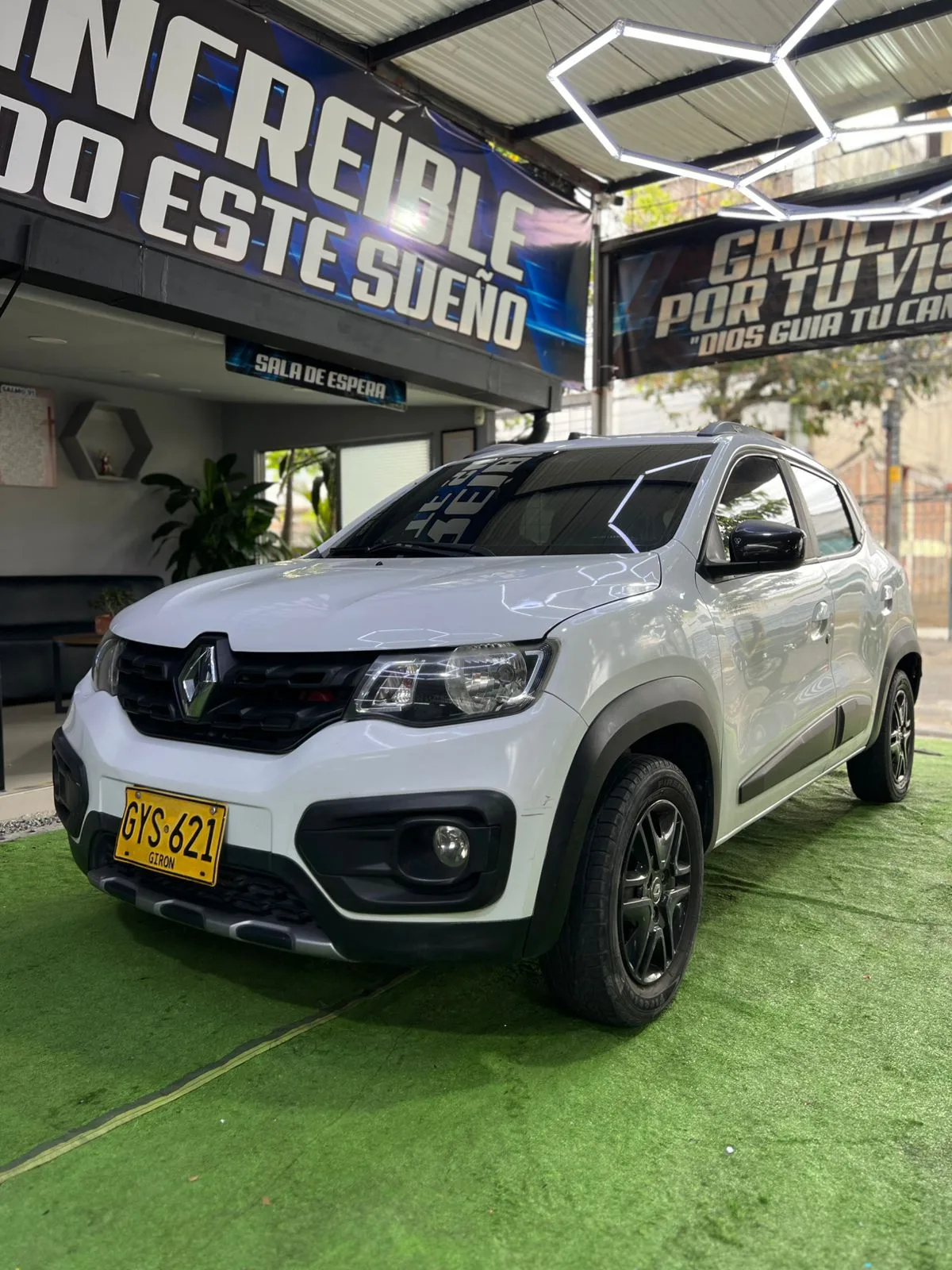 RENAULT KWID OUTSIDER